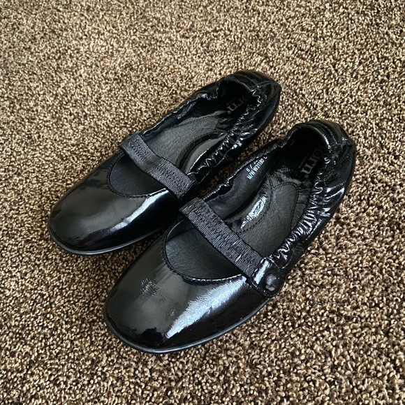 BORN Mary Jane Ballet Flats Women's 6 Black Leather Round Slip-On Comfort Shoe - Picture 2 of 6